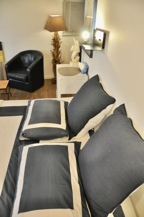 Les Chambres Tropeziennes ซานารี-ซูร์-แมร์ ภายนอก รูปภาพ